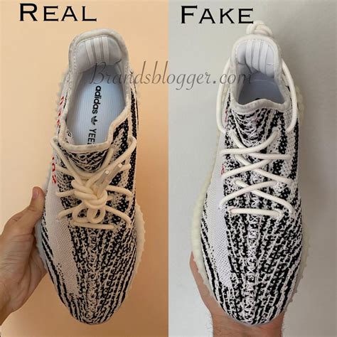 Fake Yeezys 350 .